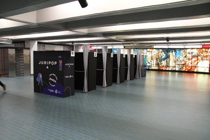 Isoloirs Métro - Juripop